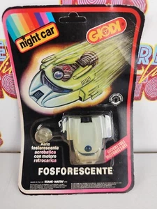 NIGHT CAR GIODI AUTO FOSFORESCENTE BLISTER ASTRONAVE UFO SPACE SHIP RETROCARICA - Picture 1 of 3