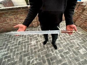 Custom Handmade Damascus Steel Double Edge Sword With Wood Handle.. - Bild 1 von 5