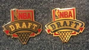 Pin de solapa del draft de la NBA ~ Lote de 2 ~ Tono plateado y dorado ~ por Peter David - Imagen 1 de 7