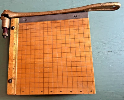 De colección. INGENTO Nº 2 cortadoras de madera ideales para suministros escolares Chicago, 8,5" x 8,5" años 30 Foto 1 de 4