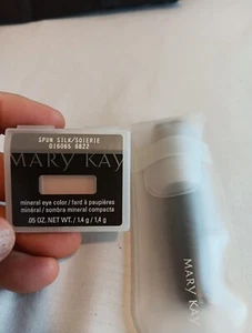 MARY KAY MINERAL EYE COLOR SPUN SILK NEW. DISCONTINUED. W/ New Brush. .05 Oz - Picture 1 of 3
