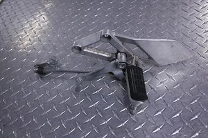 1998 HONDA CBR 600 SE FRONT LEFT FOOT PEG W/MOUNT BRACKET PEDAL OEM CBR600 98 - Picture 1 of 7