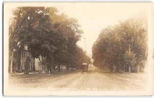 Postal de la década de 1910 RPPC Main Street Scene CASTLETON, VERMONT Streetcar Rutland Co. - Imagen 1 de 2