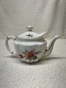 Royal Crown Derby Posies 3/4 Pint Teapot - Picture 1 of 4