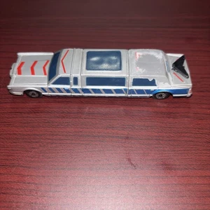 Matchboxš„1988 Lincoln Town Limousine-Connectables 1/64 Plastic - Picture 1 of 4