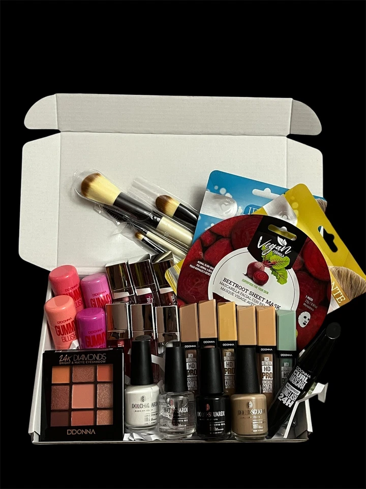 Beauty Bundle Job Lot Box Bundle Beauty & Makeup Box  30 Products - Immagine 1 di 1