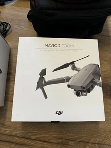 DJI Mavic 2 Zoom Drohne mit Fly More Combo-Kit und MC-Case Rucksack– Top Zustand - Bild 1 von 8