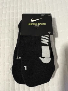 Neu mit Etikett 2 Paar Nike Multiplikator Söckchen - schwarz weiß Dri-FIT Herren Größe M  - Bild 1 von 3