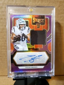 2023 Panini Select Purple RPA Chase Brown RC Auto Jersey # Match #'D 30/49 🔥  - Bild 1 von 3