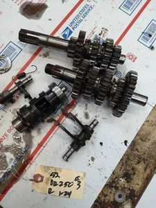 1982 Suzuki DR250 transmission #3 R - Bild 1 von 6