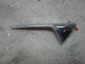 em10429 Tesla Model Y 2020 2021 Front RH Fender Marker Chrome Molding Trim OEM - Picture 1 of 6