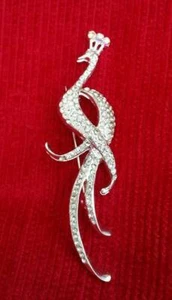 Stunning diamonte silver plated peacock bird brooch broach cake pin for suits - Picture 1 of 5