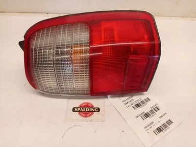 Luz trasera derecha pasajero Toyota 4 Runner 12051510 1998 Foto 1 de 4