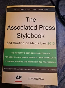 The Associated Press Stylebook 2013 by Associated Press Staff - Picture 1 of 1