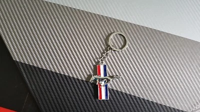 MINI PORTE ((( 11 CM  )))  CLÉS FORD MUSTANG  Neuf  - Photo 1/4
