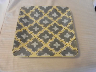 Plato Cuadrado de Cerámica de Rodillas de Abeja Patrón de Verano, Gris, Amarillo Blanco Foto 1 de 3