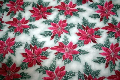 PINSETTIA ROSA PROFUNDO Y HOJAS VERDES SOBRE VERDE DE HOFFMAN - TELA 100% ALGODÓN Foto 1 de 4