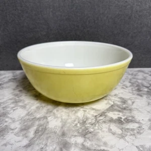Pyrex 404 Amarillo 4 Cuartos Mezclador Anidación Cuenco Hecho en EE. UU. De colección Color Primario  - Imagen 1 de 7