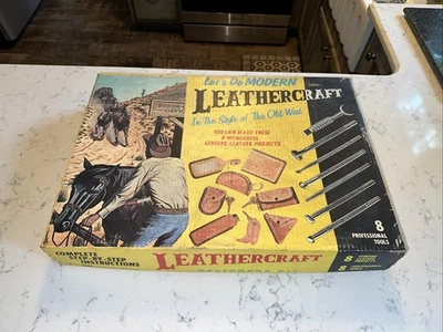 De Colección Tandy Lets Do Moderno Cuero Artesanía Kit Años 70 Viejo Oeste  Foto 1 de 4