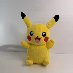 Peluche Pokemon Pikachu con luci e suoni Tomy - Foto 1 di 6