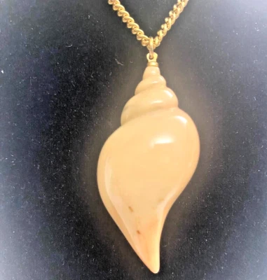 Vintage Avon Mermaid Sea Shell Pendant with Gold tone Chain necklace. 26" long!! - Image 1 of 4