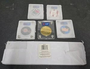 Nuevo LEGO VIP Juego Completo de 5 Monedas Vitrina Corona Espacial Pirata Oro Octán - Imagen 1 de 13