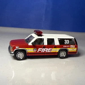 Code 3 1:64 GMC Suburban New York Fire FDNY Battalion 33 - Picture 1 of 7