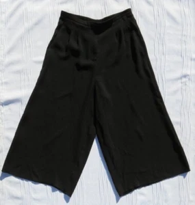 Aritizia BABATON XXS 0 schwarz breit ultra kurzes Bein Lazarus Höschen Gauchohose - Bild 1 von 3