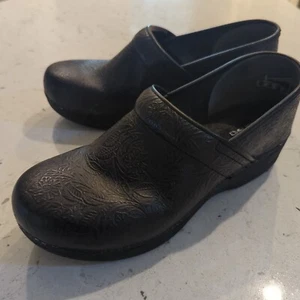 Dansko LT Pro Clogs Loafers Shoes Womens Size 42 EU 11.5/12 Black Tooled Floral - Picture 1 of 11