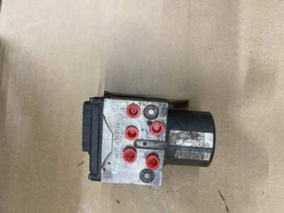 2007-2010 Chevrolet Silverado, GMC 2500 3500 ABS Anti-Lock Brake Pump Assembly - Image 1 of 4