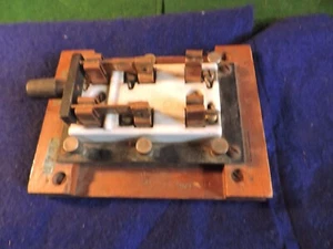 Antiker elektrischer Doppelschalter aus Kupfer & Porzellan mit Messingmuttern ~ Steampunk - Bild 1 von 4