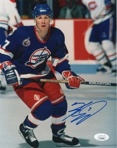 FOTO FIRMADA KEITH TKACHUK 8 x 10 con certificado de autenticidad jsa - jets winnipeg - Imagen 1 de 2