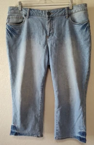 COLDWATER CREEK Women's Cuffed Cropped Capri Denim Jeans 16P Zip Button Pockets - Picture 1 of 14