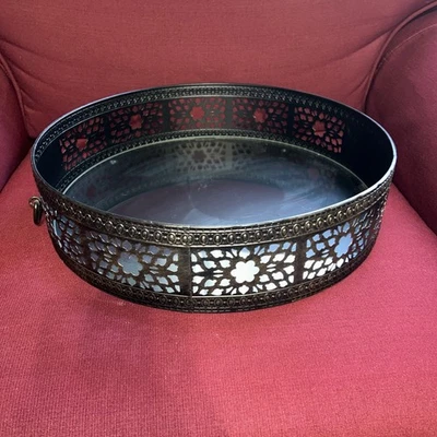 Bandeja otomana parisina de metal negro Willow House con inserto de vidrio Foto 1 de 4