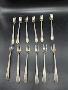 Vintage Cocktail Meeresfrüchte Gabeln Wm Rogers Silber Teller Set 12 geliebte Besteck - Bild 1 von 3
