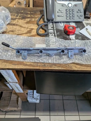 HONDA CR-V EX-L INYECTOR DE COMBUSTIBLE BASE TUBO DE COMBUSTIBLE 17050R5AA00 16620R40A01 OEM Foto 1 de 4