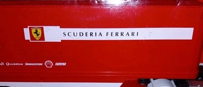 Nuevo en caja enorme camión Scuderia Ferrari F1 Team Transporter Iveco 2014 de 24" de largo 1/32  Foto 1 de 4