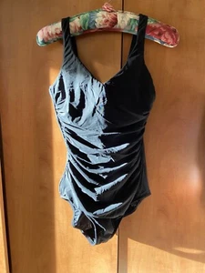 New Lands' End One Piece Black Swimsuit Underwired - Size UK 14/16 Tall/Long - Picture 1 of 9