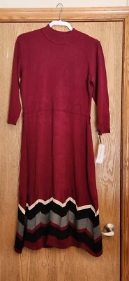 Sandra Darren - Vestido Grande de Punto Chevron Manga 3/4 Cuello Redondo Ajuste y Acampanado Foto 1 de 4