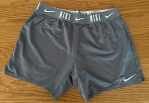 Nike Athletic Shorts Youth Sz XL Gray Lighweight 4" Inseam Gym Running Training - Picture 1 of 11