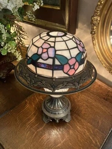 VINTAGE/PURPLE/PINK STAINED GLASS TABLE FLOOR LAMP SHADE W/METAL RIM ACCENT #324 - Picture 1 of 16