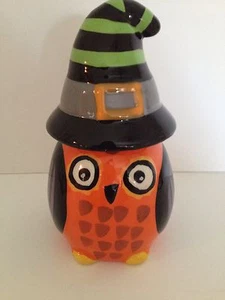 2 CERAMIC HALLOWEEN ALL OWL'S EVE SALT & PEPPER SHAKER OWL WITCH HAT - Picture 1 of 6
