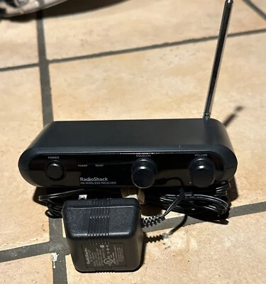 RadioShack FM Wireless Receiver 169.505 MHz with Power Adapter 32-1257 - Image 1 of 4
