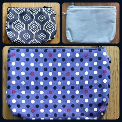 NEW! Thirty One Mini Zipper Pouch Playful Pop ~ Dotty Hexagon ~ Stone Blue 31 - Image 1 of 4