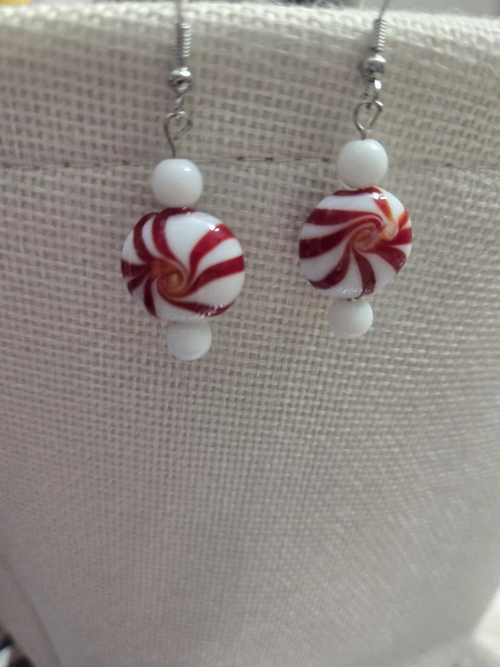 Pendientes colgantes de menta con cerámica blanca Foto 1 de 1