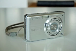 Sony Cyber-shot DSC-S950 – Kompaktkamera 10.1 MP (ungetestet, Daher Als Defekt) - Bild 1 von 4