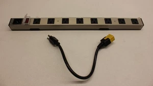 Tira de alimentación protectora contra sobretensiones de alta resistencia de 8 salidas de metal #0236 - Imagen 1 de 3