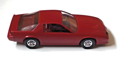 Red Burgundy 1983 Chevy Camaro 1:25 Plastic ERTL AMT Dealer Promo Model NIB - Image 1 of 4