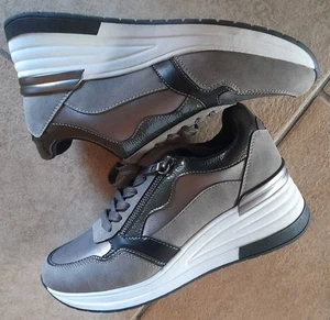 Venice Deichmann Turnschuhe Sneaker Halbschuhe Gr 39 Bronze Braun Weiß Neuwertig - Bild 1 von 4