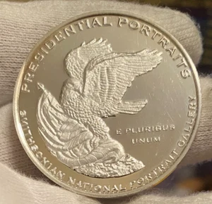 Theodore Roosevelt Presidential Portrait Medal 40mm Proof Coin - Bild 1 von 2